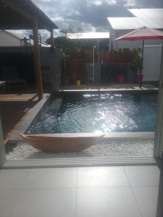 Maison Tonga Piscine Jaccuzi แซ็ง-ปีแยร์ ภายนอก รูปภาพ
