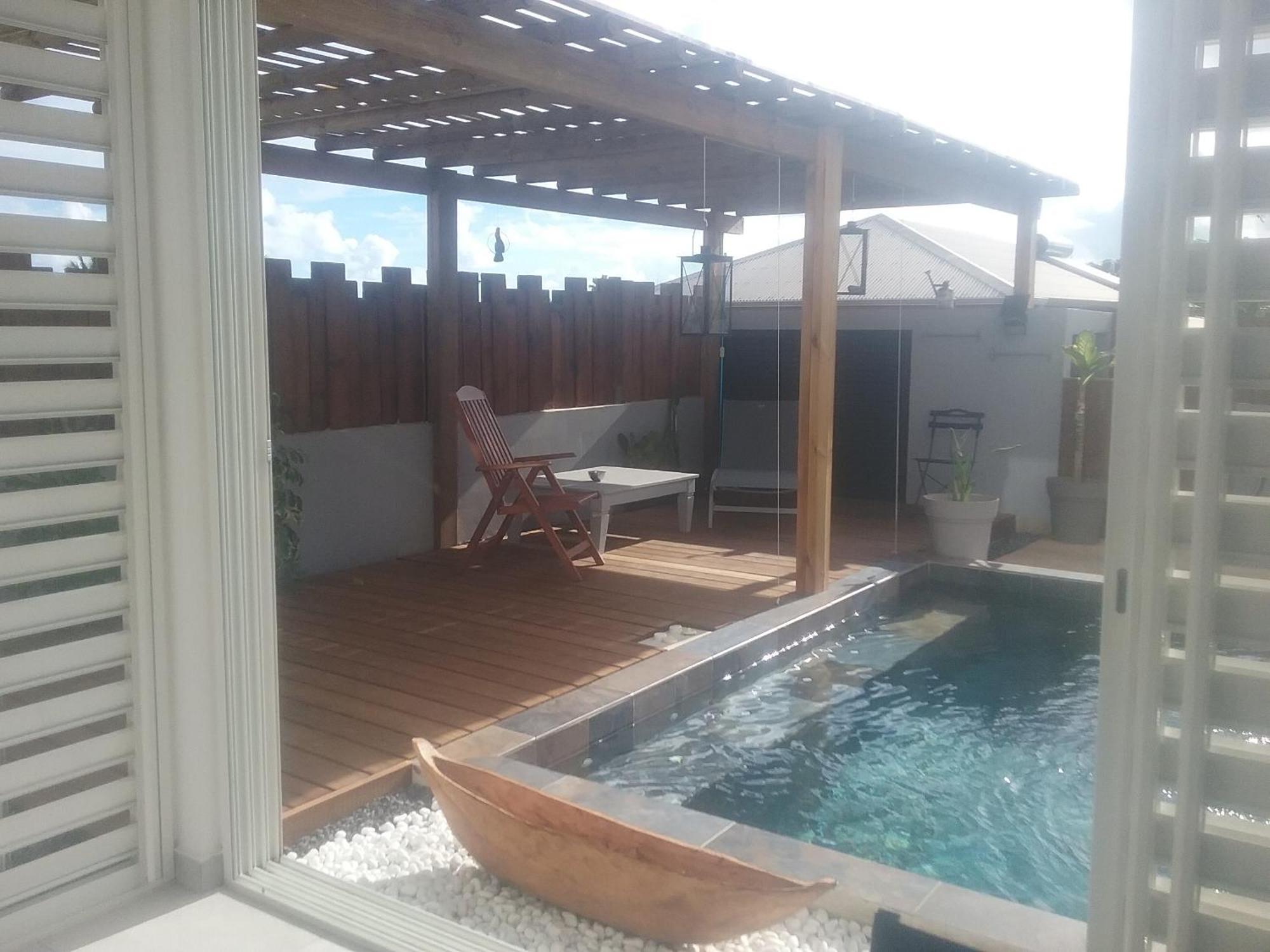 Maison Tonga Piscine Jaccuzi แซ็ง-ปีแยร์ ภายนอก รูปภาพ